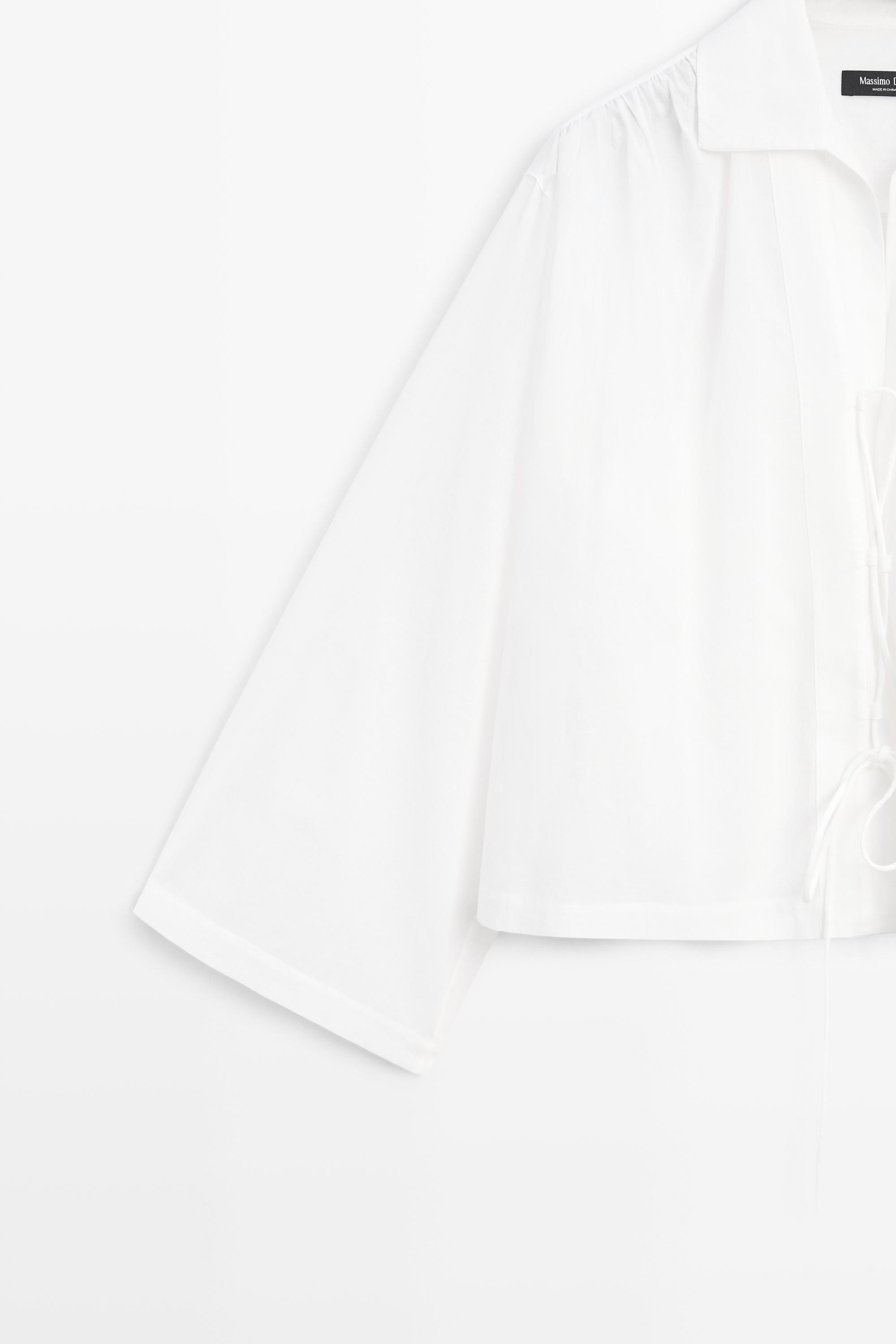 100% cotton shirt with fastening detail